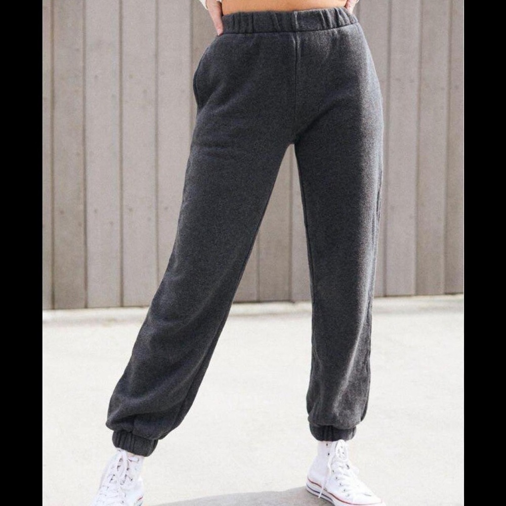 Brandy Melville Rosa Sweats